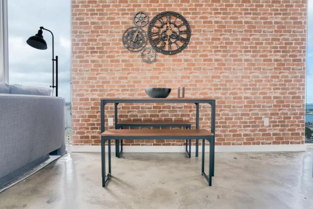 Hébergement de vacances Sun-splashed 1br Unit In Dwtn With Wfh *